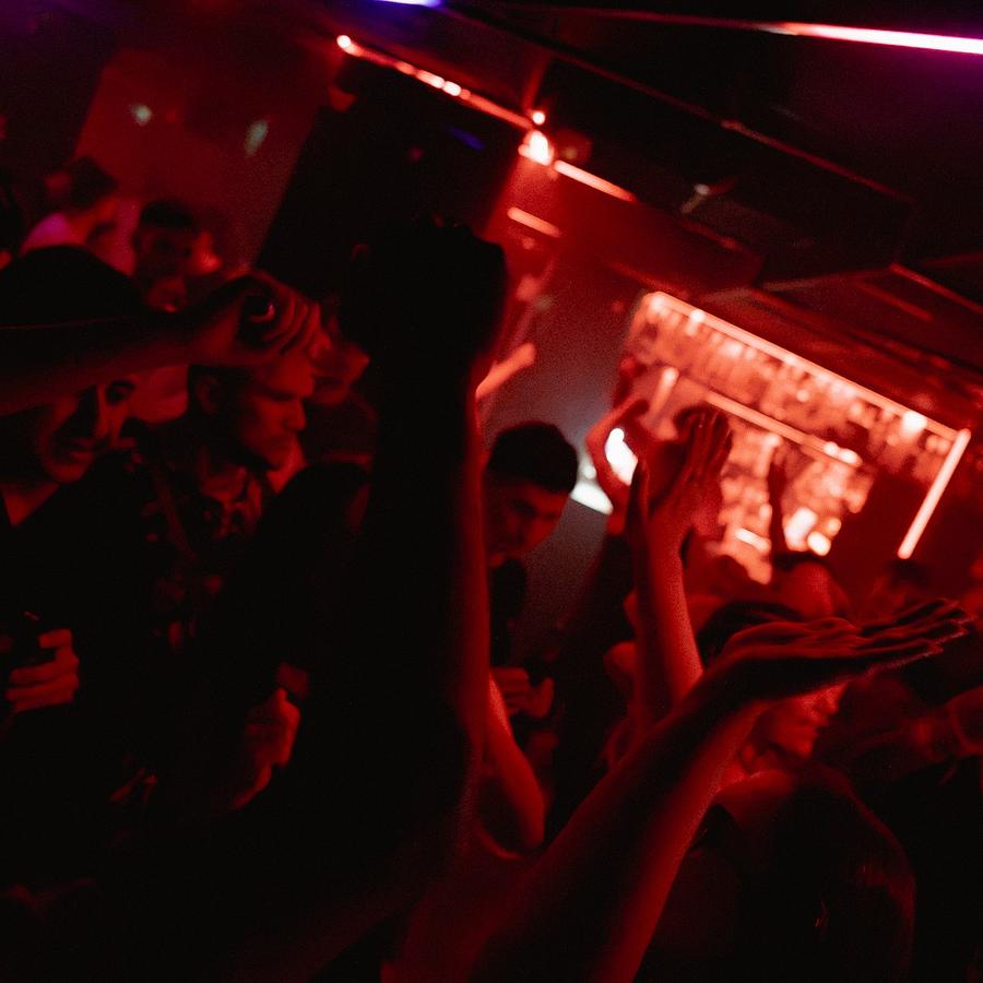 S28/11 RAFA M // INOFF en LATEX